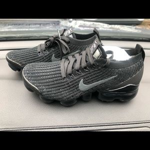 Brand New!! Women’s Nike Vapormax flyknit “triple black”.